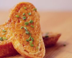Рецепт гренок с сыром, пивом и зеленым луком