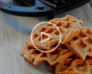 Простые закуски, которые можно приготовить в вафельнице